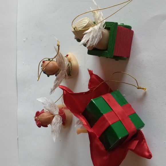 Set of 4 "Santa's Little Angels" Christmas Ornaments. - Picture 5 of 5